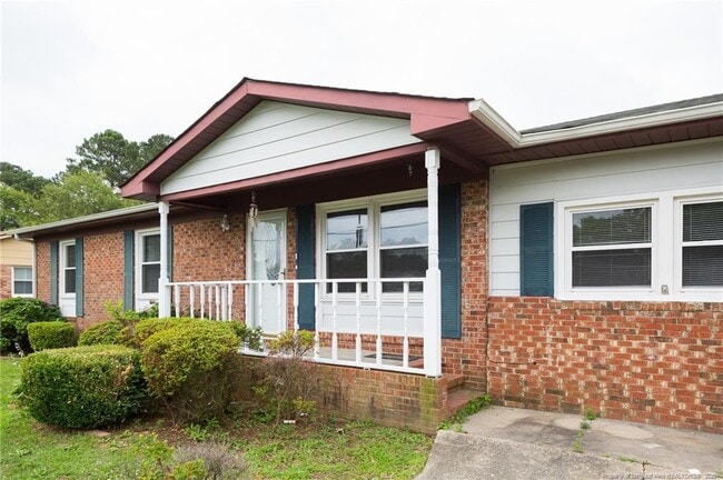 Photo - 304 Longhorn Dr