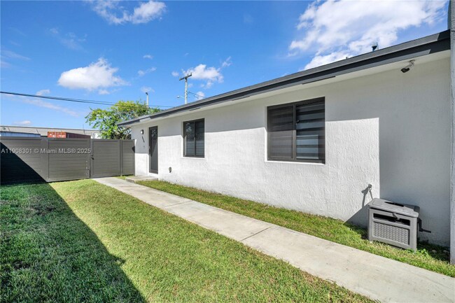 Photo - 2490 NW 44th St Unidad 2490