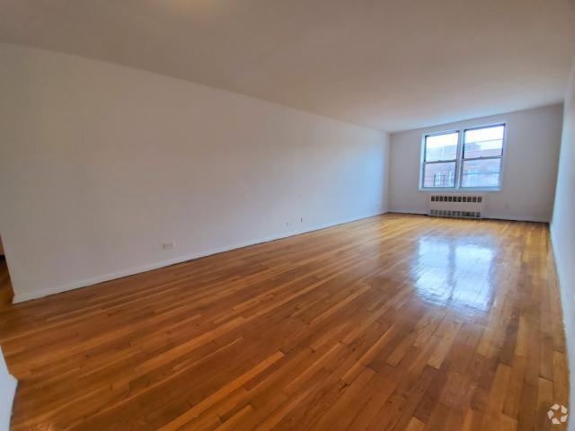 Building Photo - 3 bedroom in Forest Hills NY 11375 Unit 6K Rental