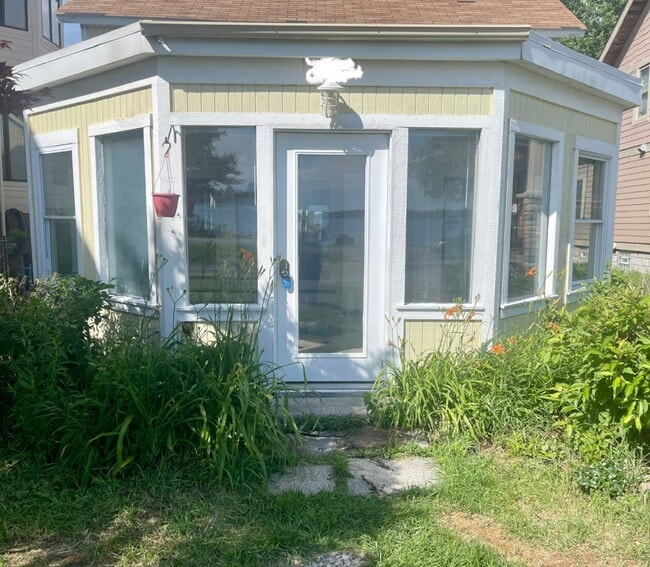 Photo - 743 E Walled Lake Dr Unit 1