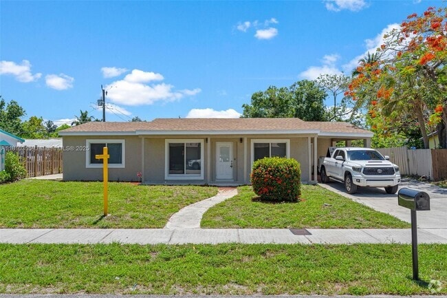Building Photo - 3220 NW 4th Ct Rental