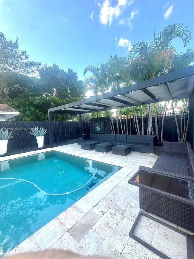 Photo - 1700 SW 16th Ter