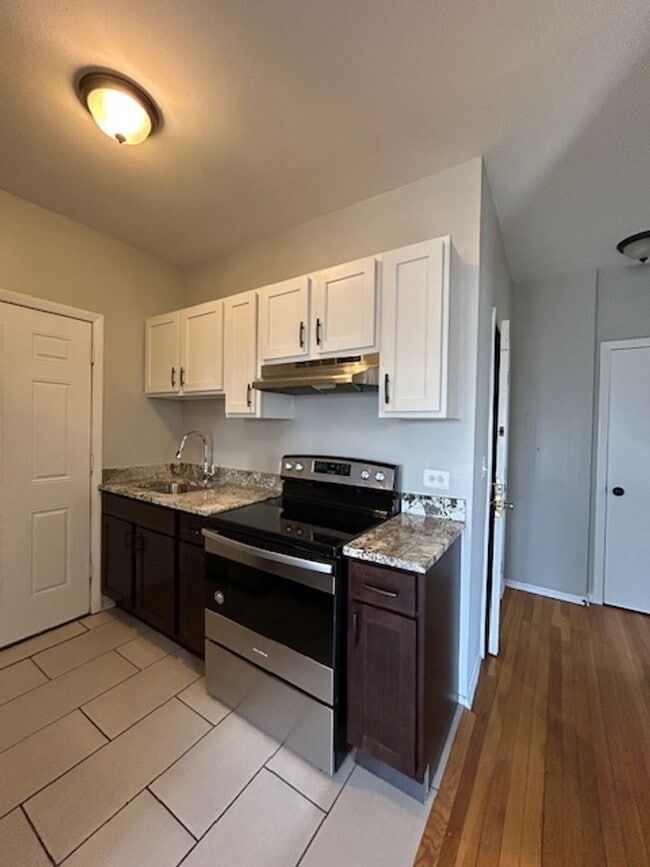 Photo - East Rogers Park One Bedroom *Income Guidelines Apply* Unit 1724-3B