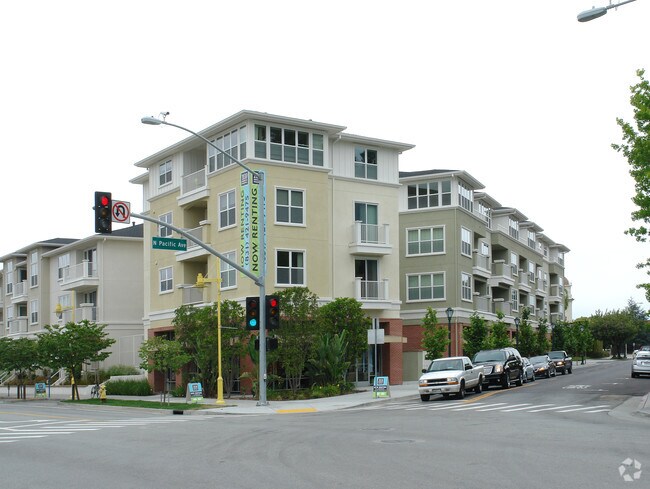 Photo - 2030 N Pacific Ave