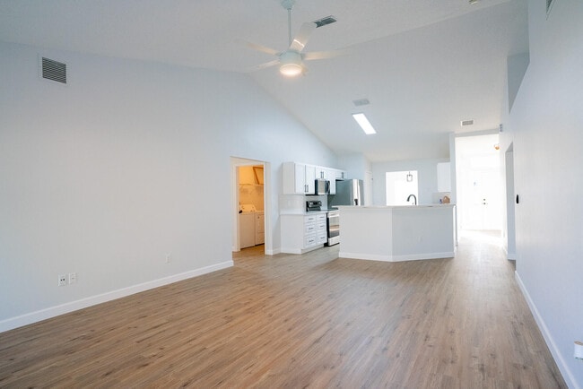 Photo - 2001 SW Ember St