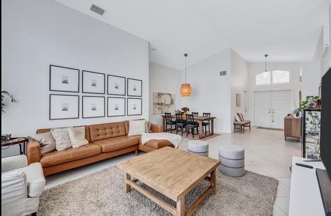 Photo - 9569 Tavernier Dr