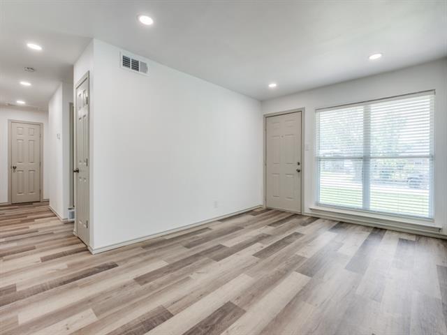 Photo - 2341 Lockhart Ave