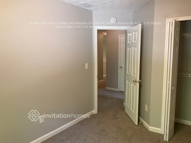 Photo - 28 Whitlock Square SW