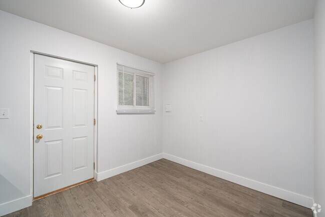 2BR, 1.5BA - 975SF - Dining Room