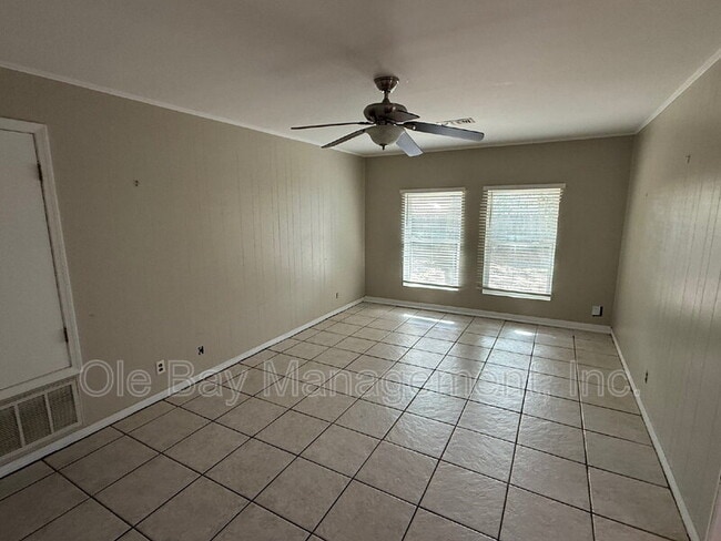 Photo - 5555 Vanderbilt Dr