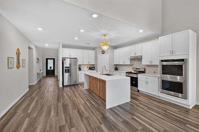 447 Crystal Clear Ln