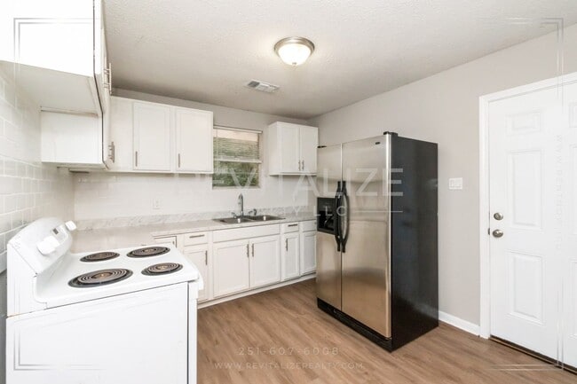 Photo - Newly Remodeled 4 Bed 1 Bath House in Mobile!!