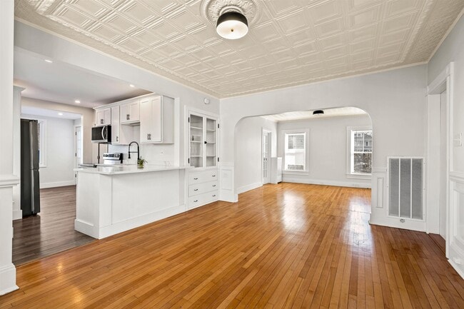 Photo - 26 Reservoir Ave