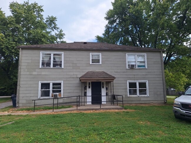 Building Photo - 1743 Sonne Ave Unit Apt. #1