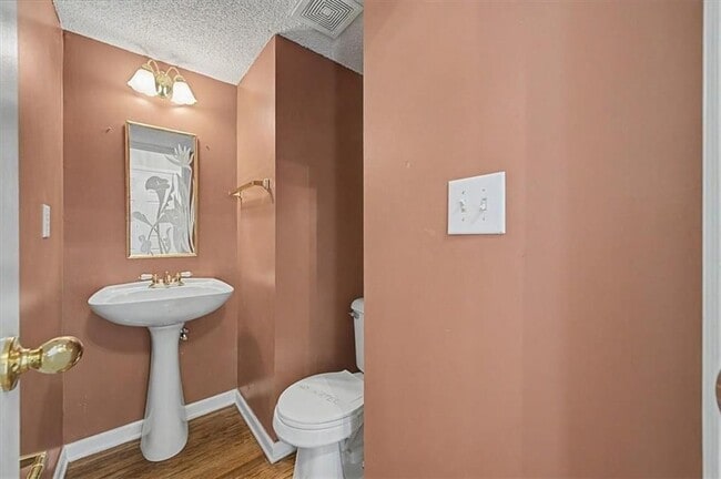 Photo - 2025 Baramore Oaks Dr