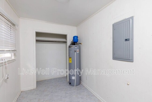 Photo - 1306 Avenue R