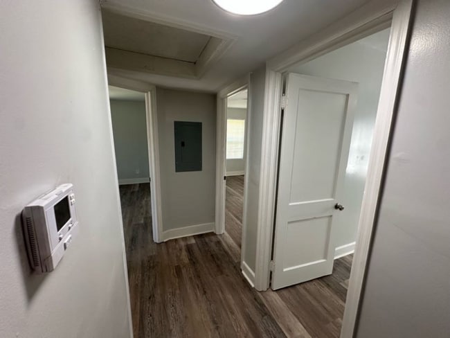 Photo - 1601 Center St S