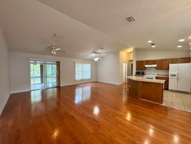 Photo - 932 Delcie Dr