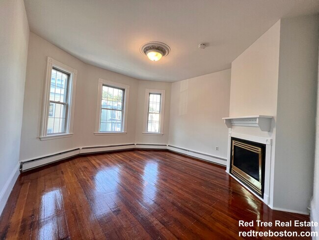 401 E 7th St Unit 3
