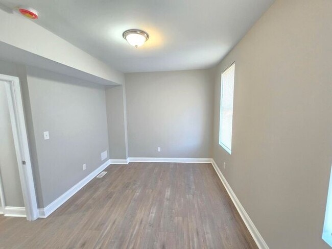 Photo - 3169 Ravenwood Ave