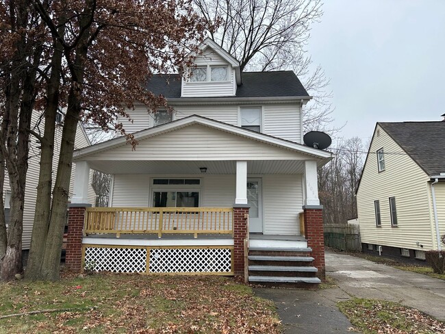 Single Family Home 3 beds 1.5 bath FOR RENT! - Single Family Home 3 beds 1.5 bath FOR RENT!