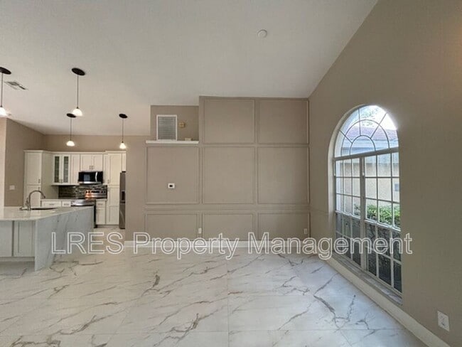 Photo - 1028 Kerwood Cir