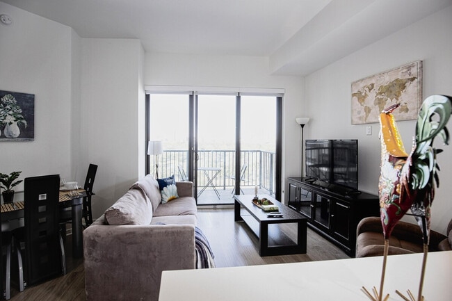 Photo - 6803 Staffordshire Crescent Unit ID1359156P