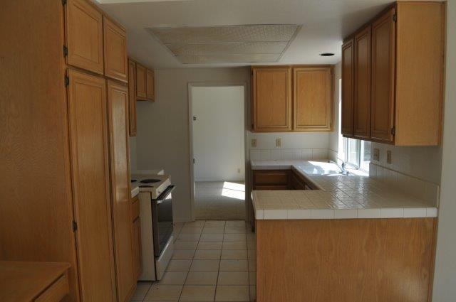 Building Photo - 4 Bedroom Home in the Summer Creek Community of West Escondido