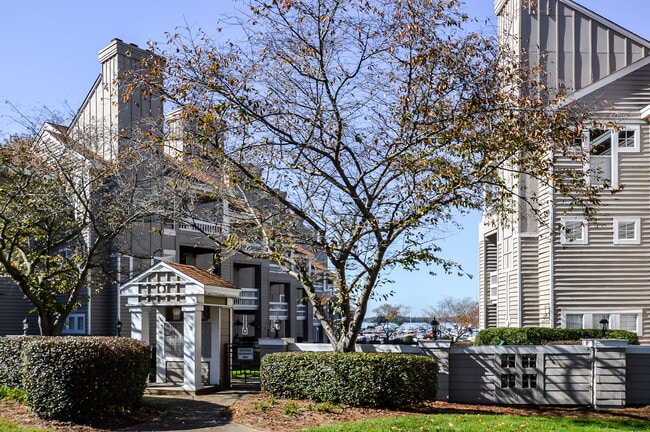 Photo - 18865 Vineyard Point Ln Unit #33