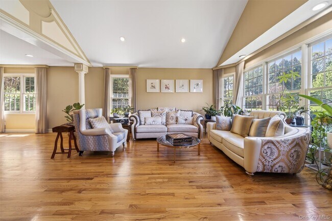 Photo - 2 Tappanwood Dr