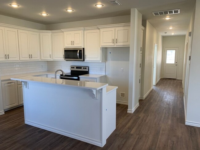 Building Photo - Beautiful brand new!! All the bells and wh... Unit B(2) Rental