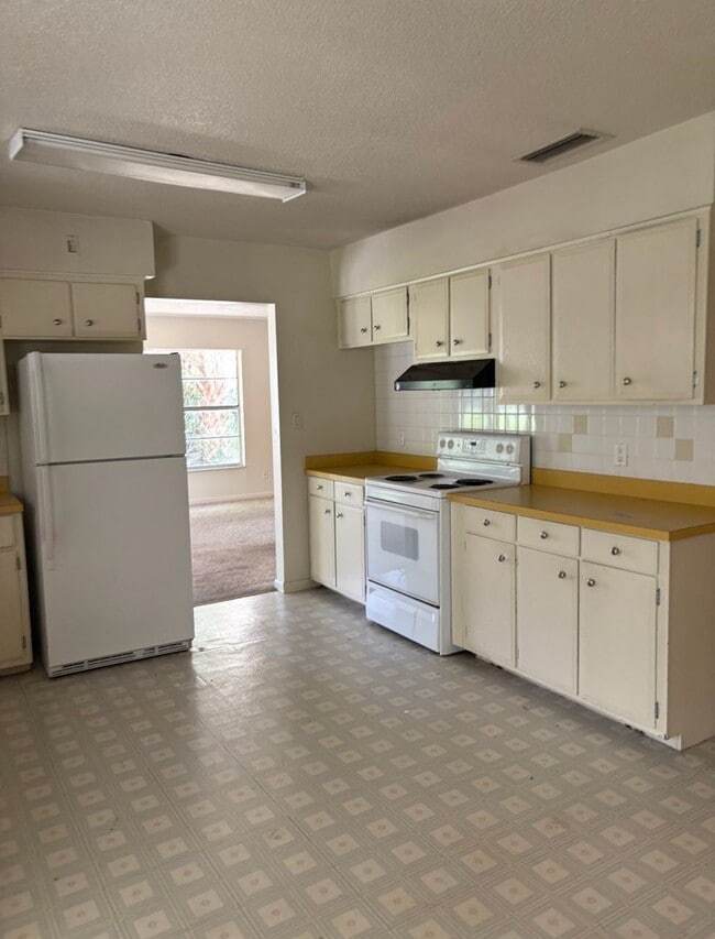 497 Lake Rd