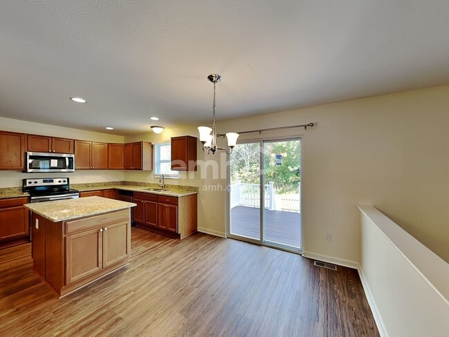 Photo - 320 Abbey Ave