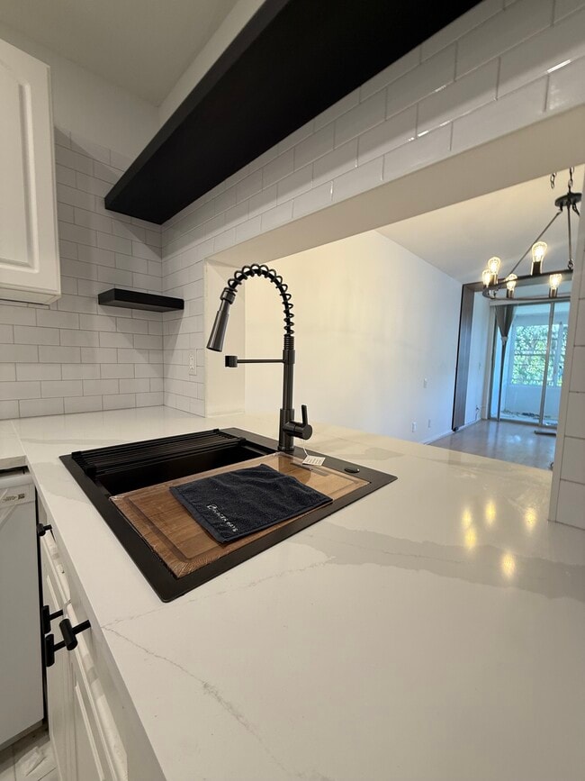 Photo - 9460 Poinciana Pl Unidad 405