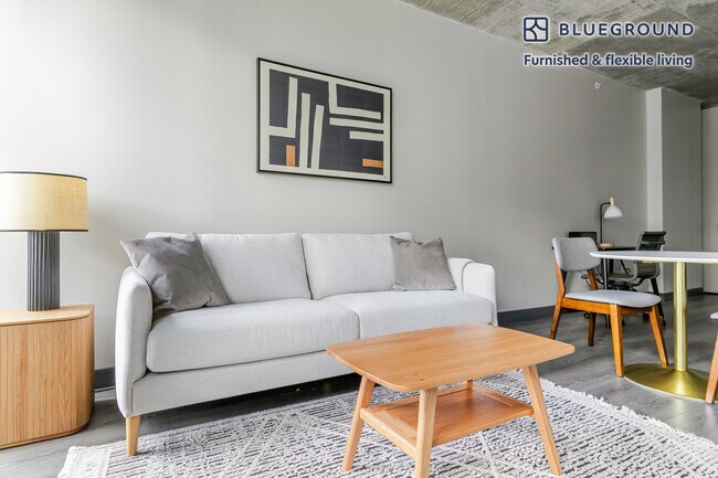 Photo - 180 N Ada St Unidad FL8-ID1302