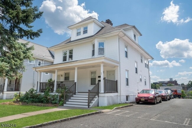 Building Photo - 54 Franklin Pl Unit 2