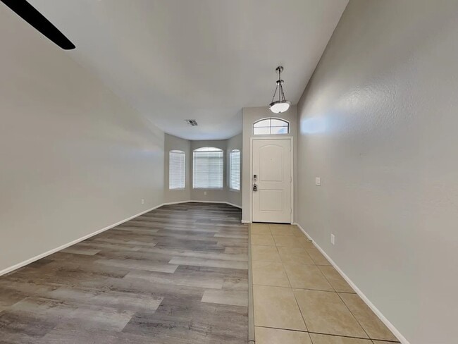 Photo - 7261 W Glenn Dr