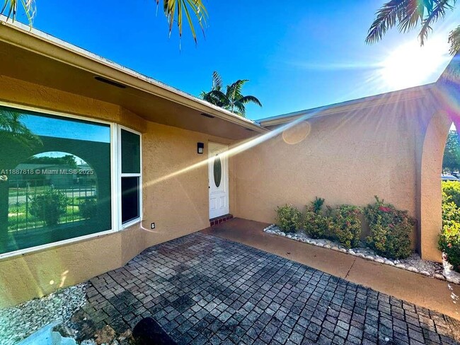 Building Photo - 8900 NW 23rd St Unit 1