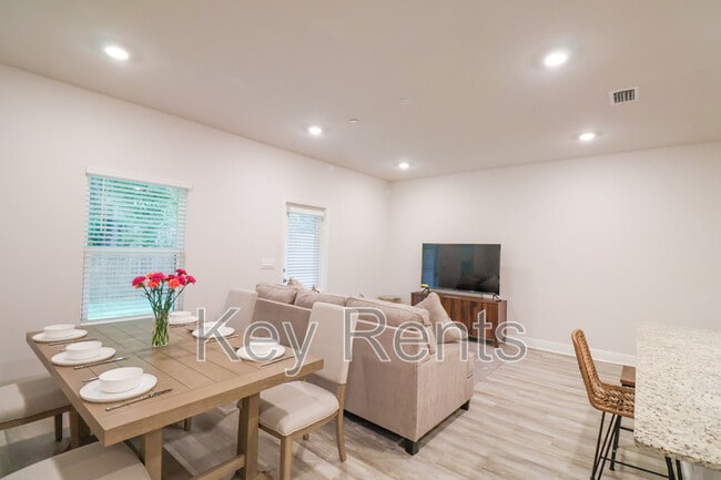 Photo - 7174 Village Ln