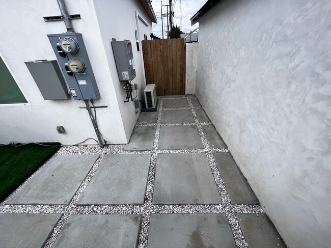 Photo - 1990 Lemon Ave