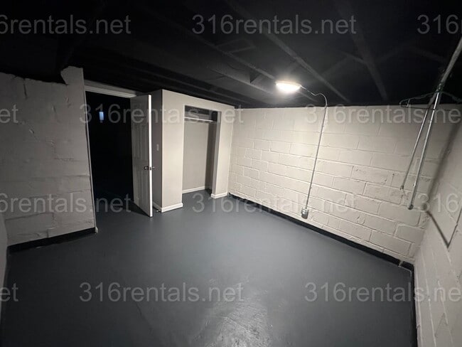 Photo - $825 - 3 bed 1 bath - Beautiful apartment ... Unit 3612 E 2nd St N - 3