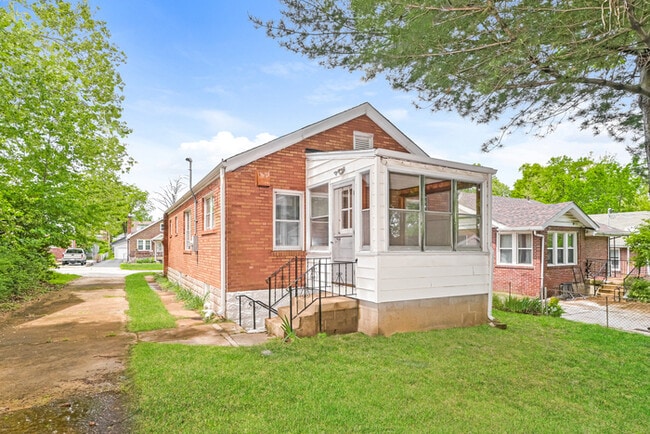 Photo - Fantastic 2bd/1ba home! Let yourself in!