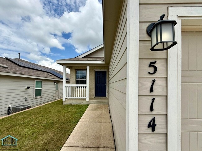 Photo - Come home and relax in comfort and style! A single story beauty, near Randolph & Ft Sam in Conver...