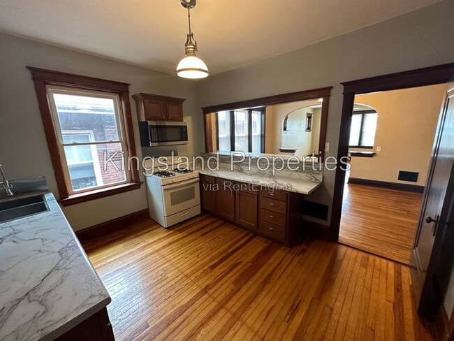 4947 Arsenal St Unidad 2e