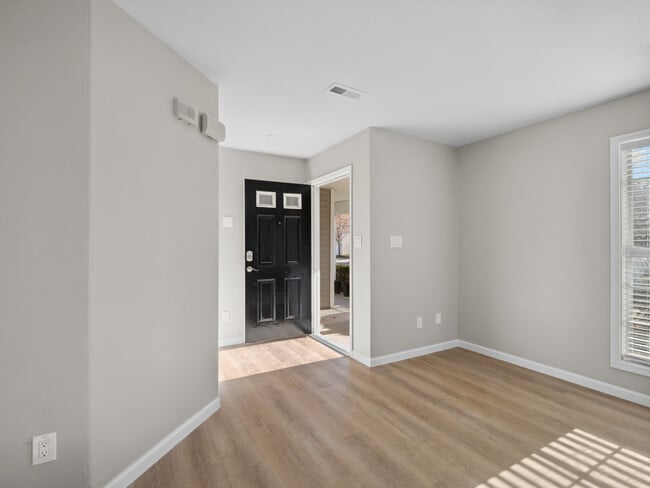 Photo - 1123 Triece Ln