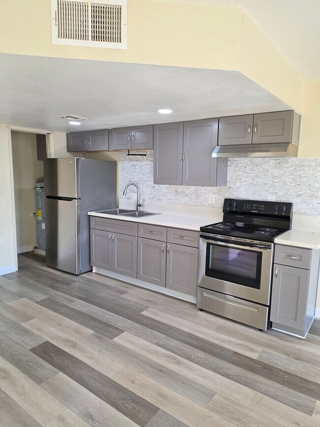 Photo - 3701 Thomas Ave Unit 2