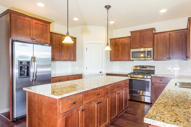 Photo - 4 Bedroom plus office 3 Bath Hills at Round Lake - Pet Friendly