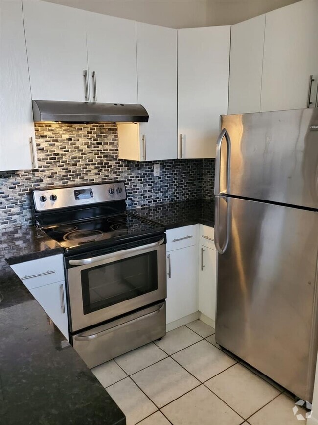 Building Photo - 1731 NW 96th Ter Unit 2D Rental