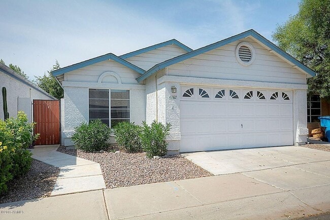 CLEAN AND READY TO RENT - CLEAN AND READY TO RENT House