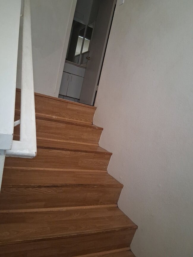 Photo - 3 bdroom, 2.5 bath